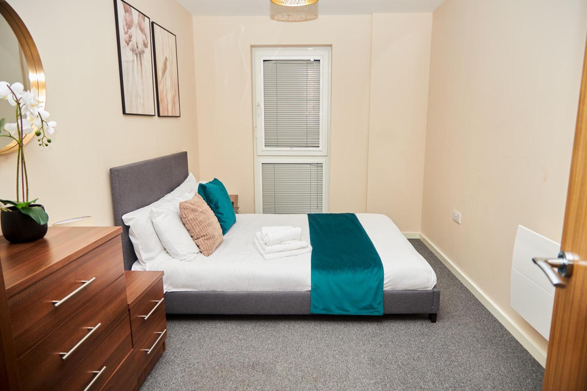 מנצ'סטר Deluxe And Cozy Two Bedroom With 1 Bathroom And Open Balcony מראה חיצוני תמונה