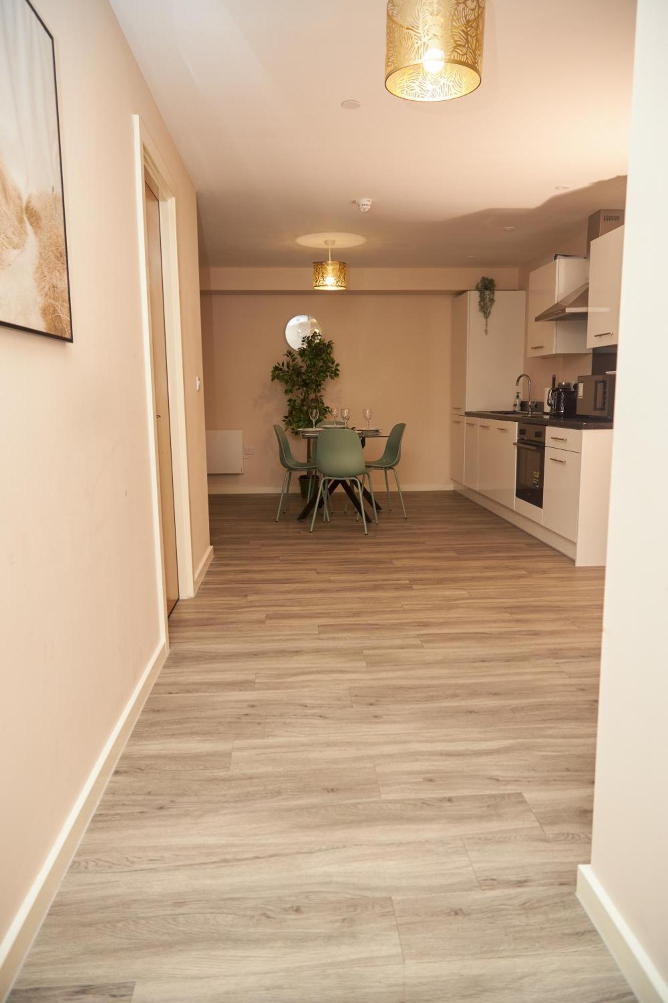 מנצ'סטר Deluxe And Cozy Two Bedroom With 1 Bathroom And Open Balcony מראה חיצוני תמונה